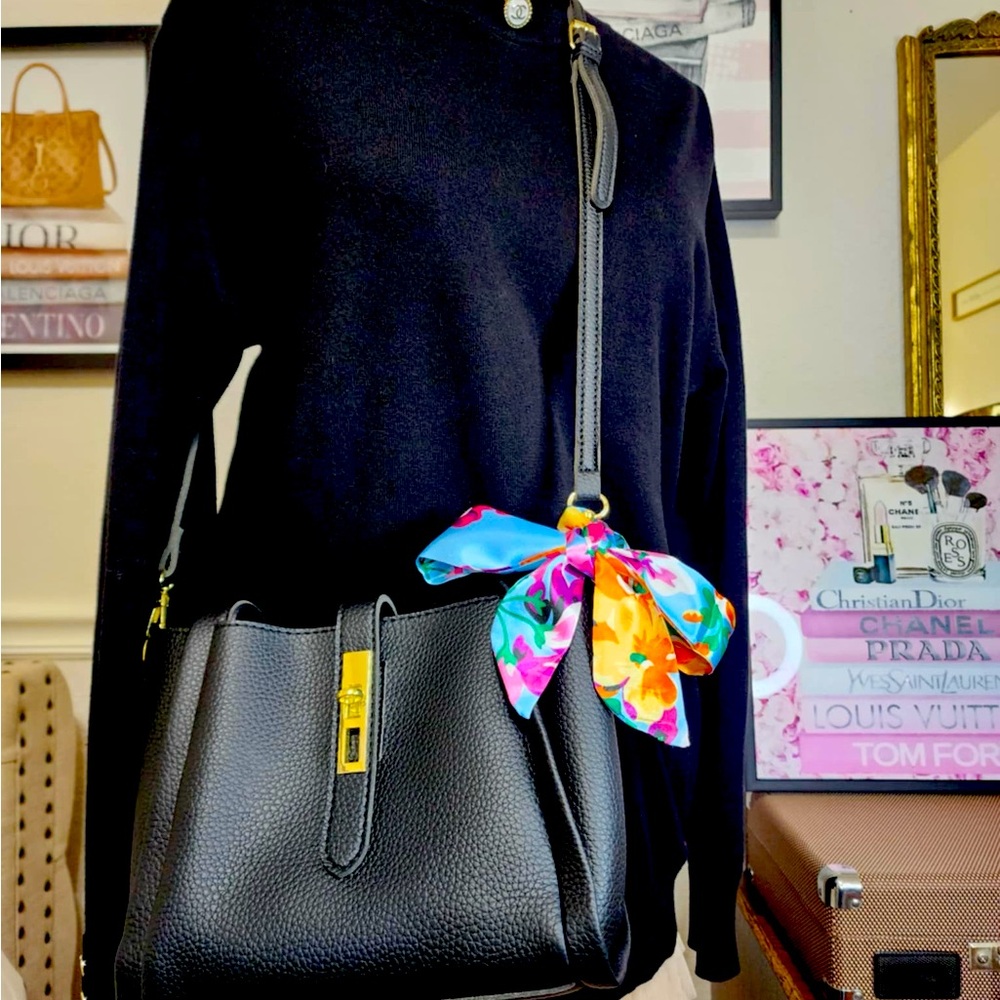 Black Crossbody Vegan Leather Purse - Picture 1 of 6